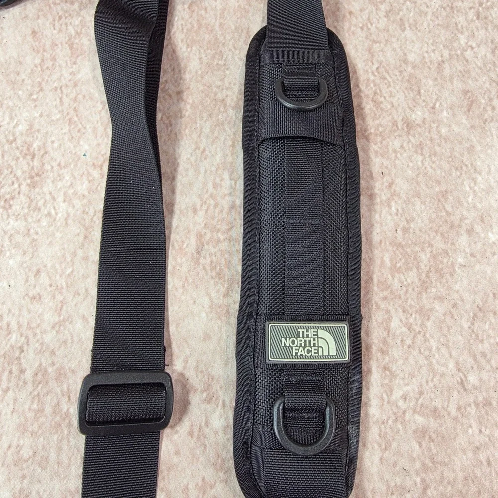 The North Face Padded Backpack Shoulder Strap Sternum D-Ring Swivel Hooks Black